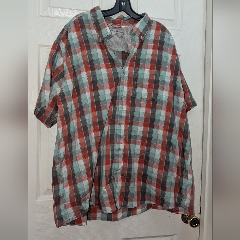 Eddie Bauer Short Sleeve Hiking Shirt Button Green Red Plaid. Size 2XL